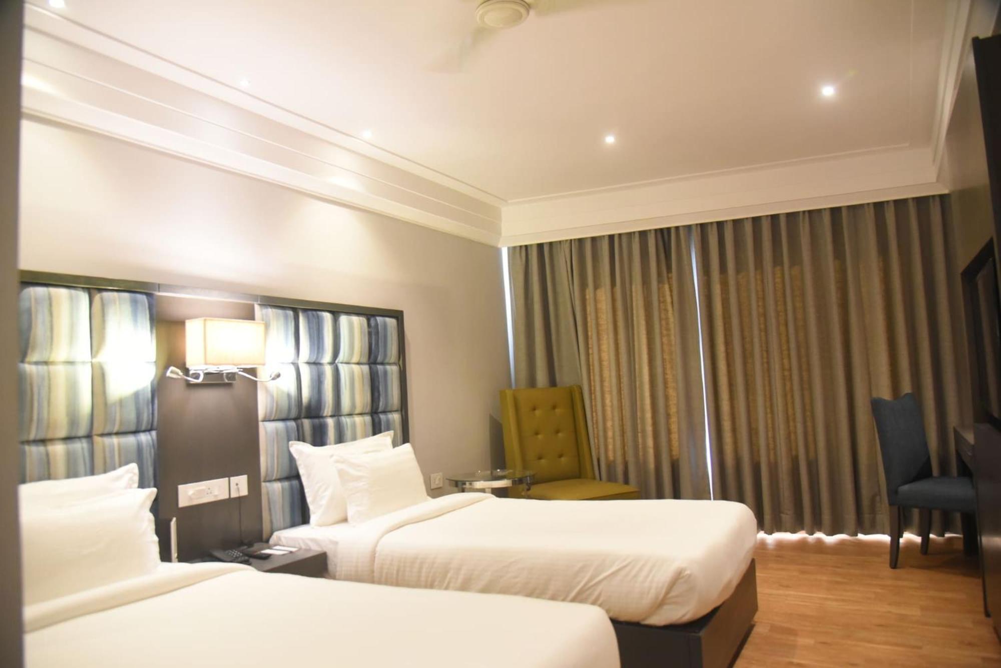 Hotel Accord Premier Raigarh Exterior photo